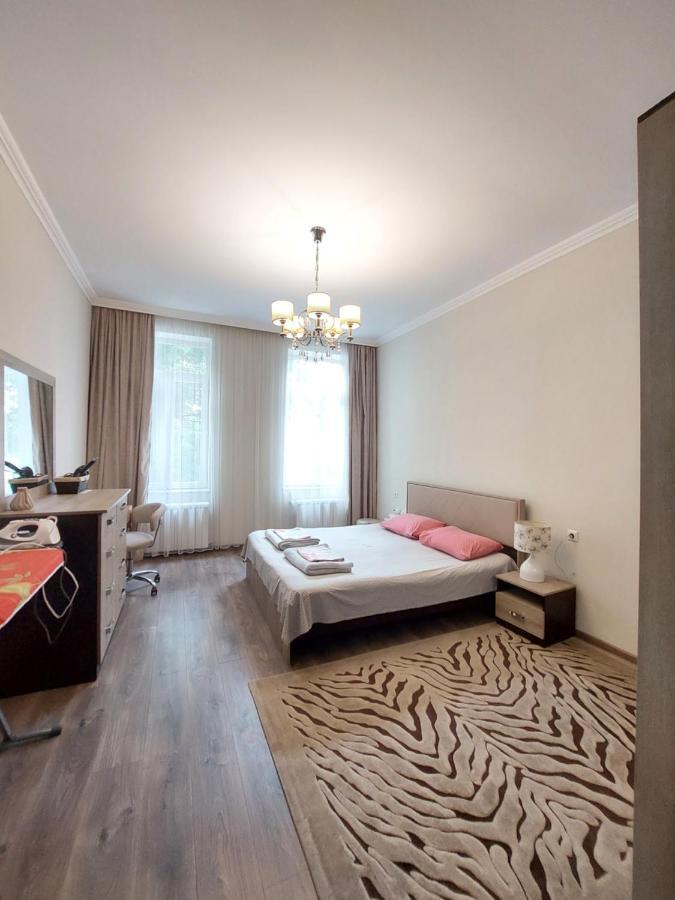 Helen'S House Apartment Batumi Exterior foto